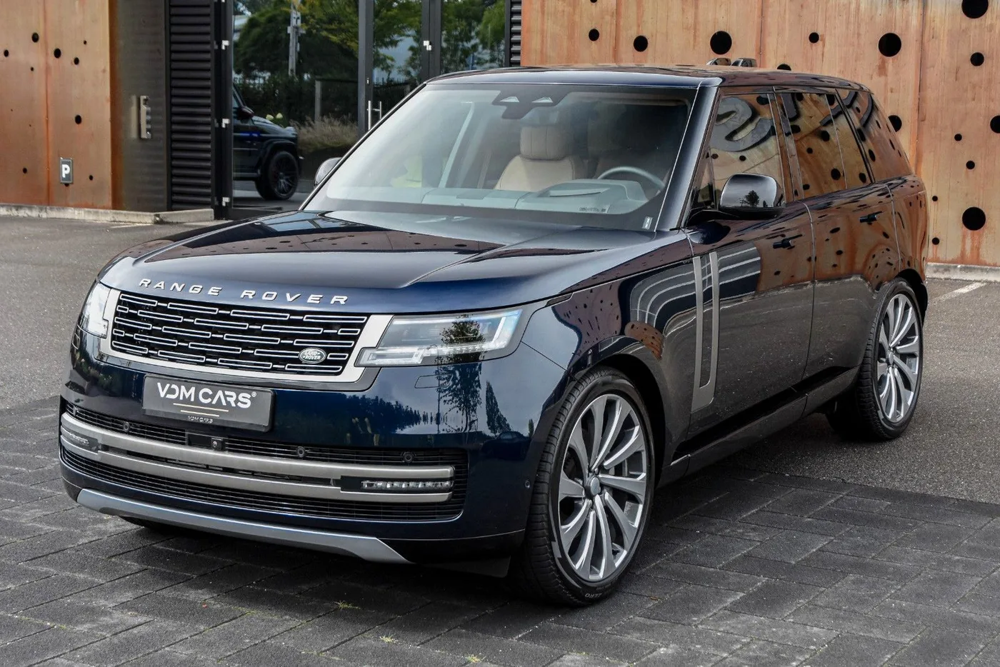 2022 Land Rover Range Rover D300, HSE offered by a supercar dealer in Gronau, Germany, photo 13 of 25