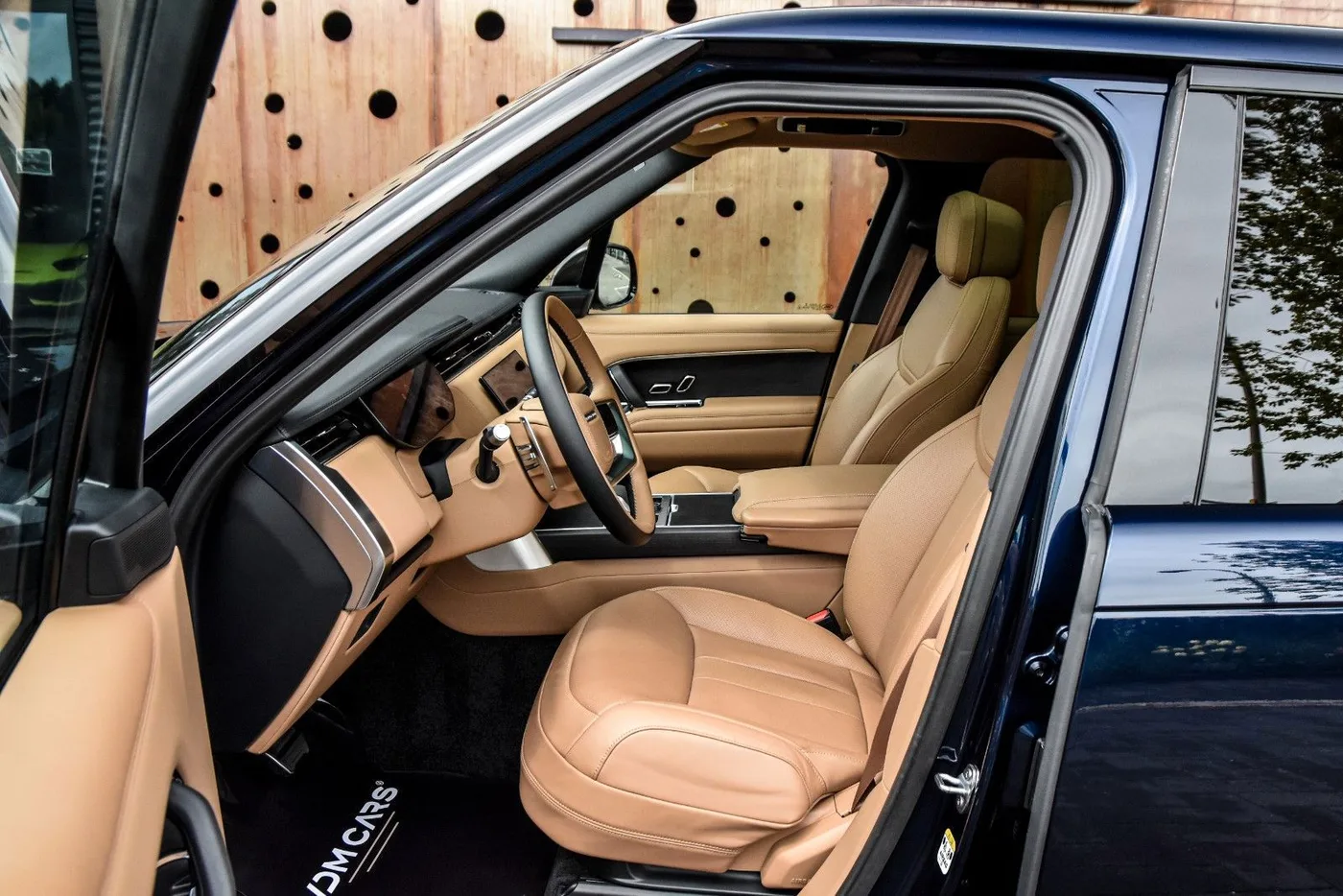 2022 Land Rover Range Rover D300, HSE offered by a supercar dealer in Gronau, Germany, photo 15 of 25