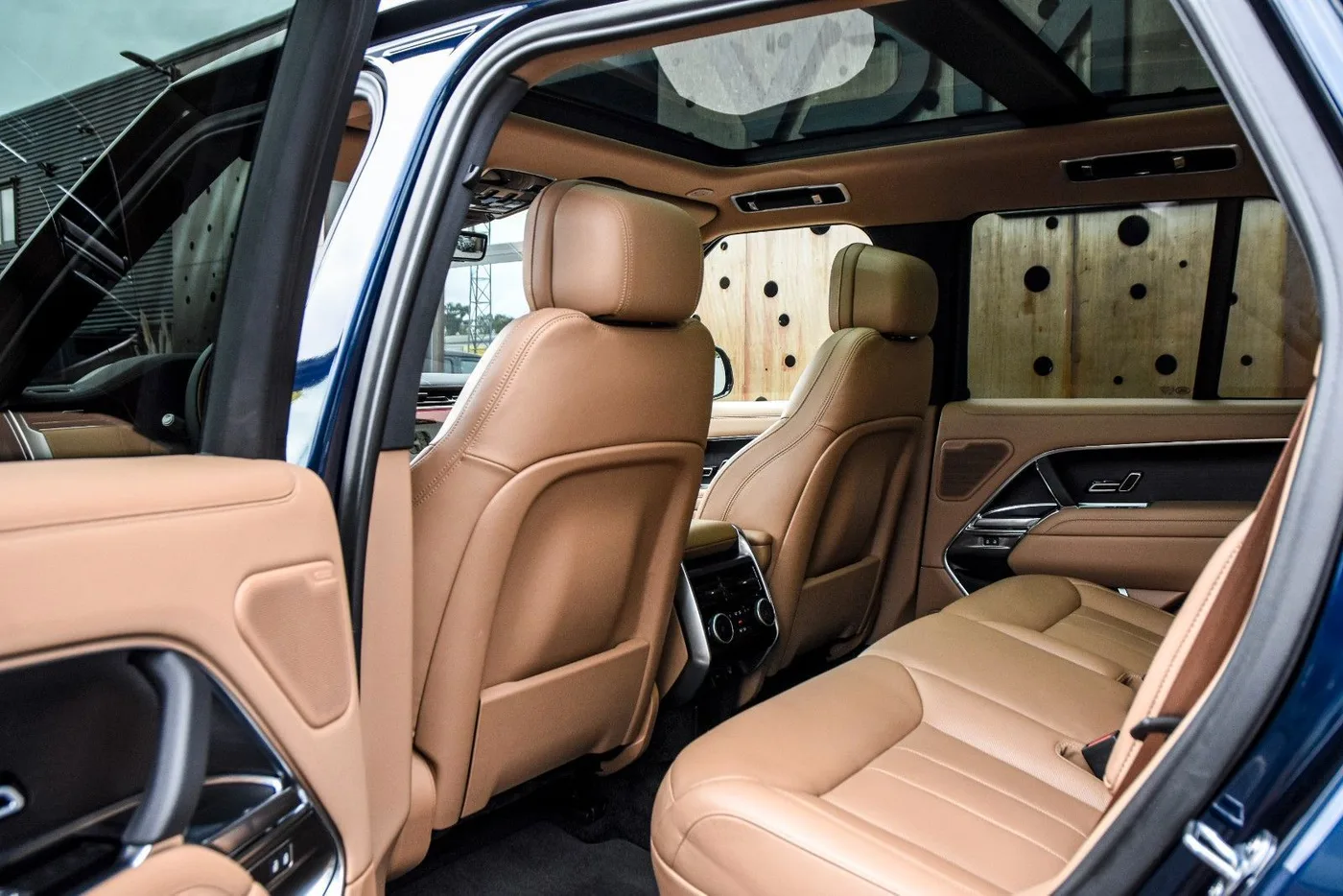 2022 Land Rover Range Rover D300, HSE offered by a supercar dealer in Gronau, Germany, photo 23 of 25