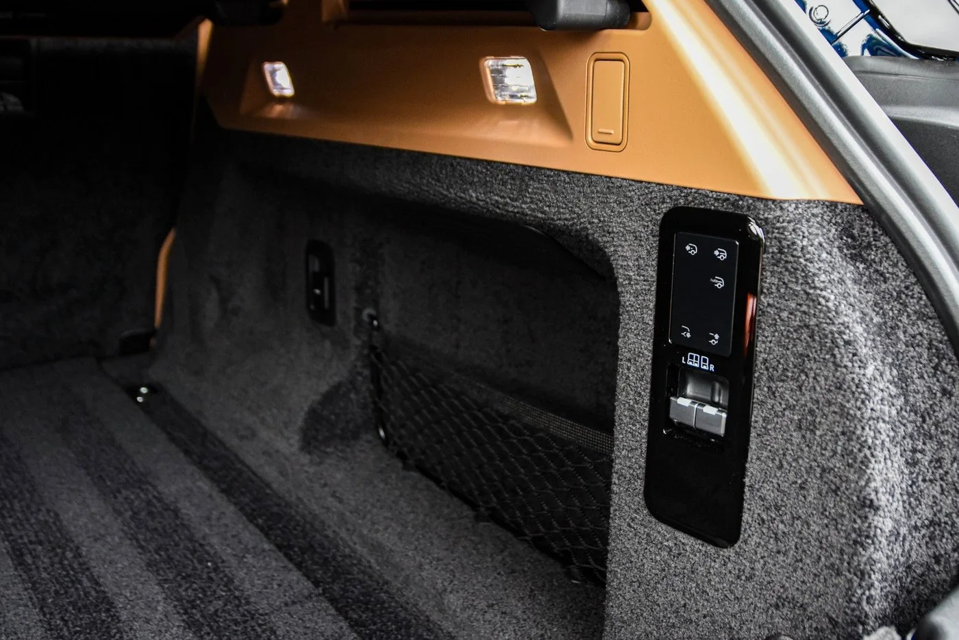 2022 Land Rover Range Rover D300, HSE offered by a supercar dealer in Gronau, Germany, photo 25 of 25