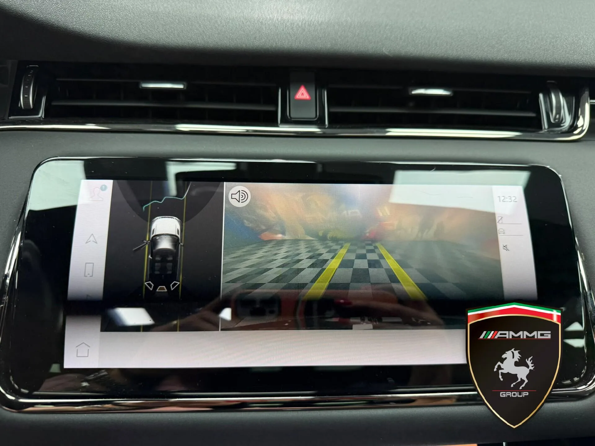 2022 Land Rover Range Rover Evoque R-Dynamic, 14/15