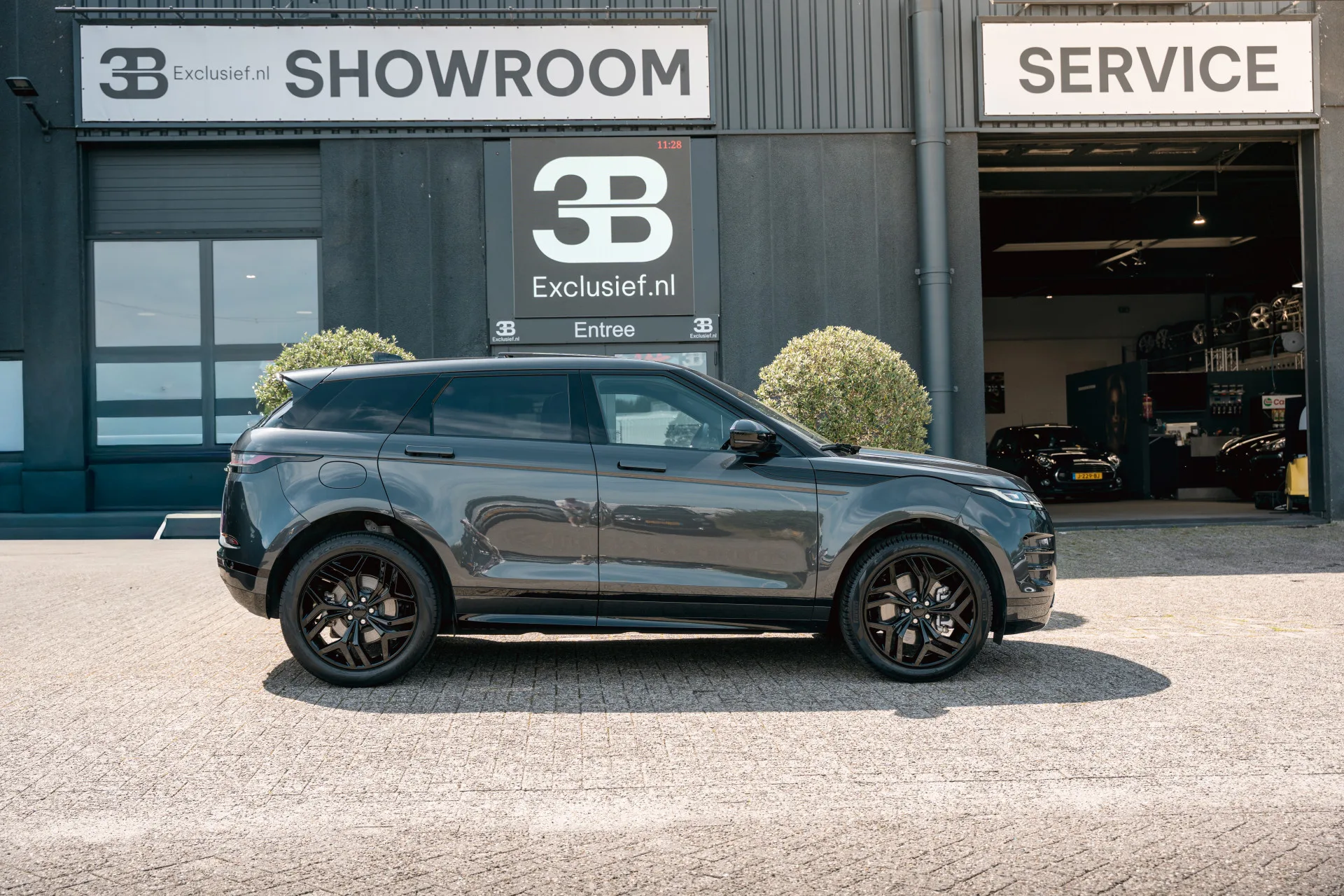 2022 Land Rover Range Rover Evoque P300e R-Dynamic HSE, 3/30