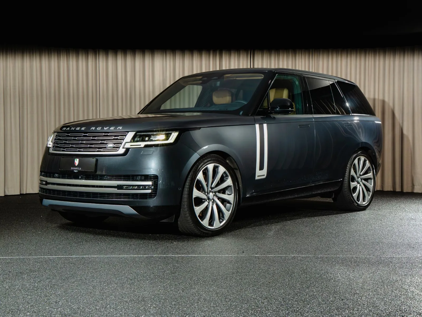 2022 Land Rover Range Rover proposée par un concessionnaire spécialisé à Kongens Lyngby, Danemark, photo principale
