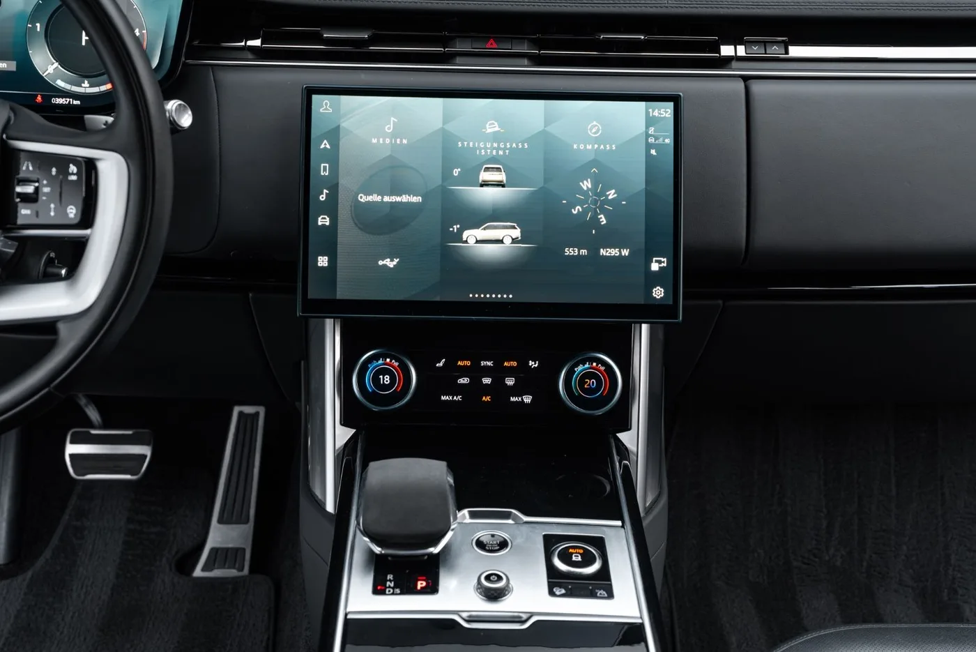 2022 Land Rover Range Rover HSE offered by a specialist dealer in Putzbrunn, Germany, photo 14 of 15