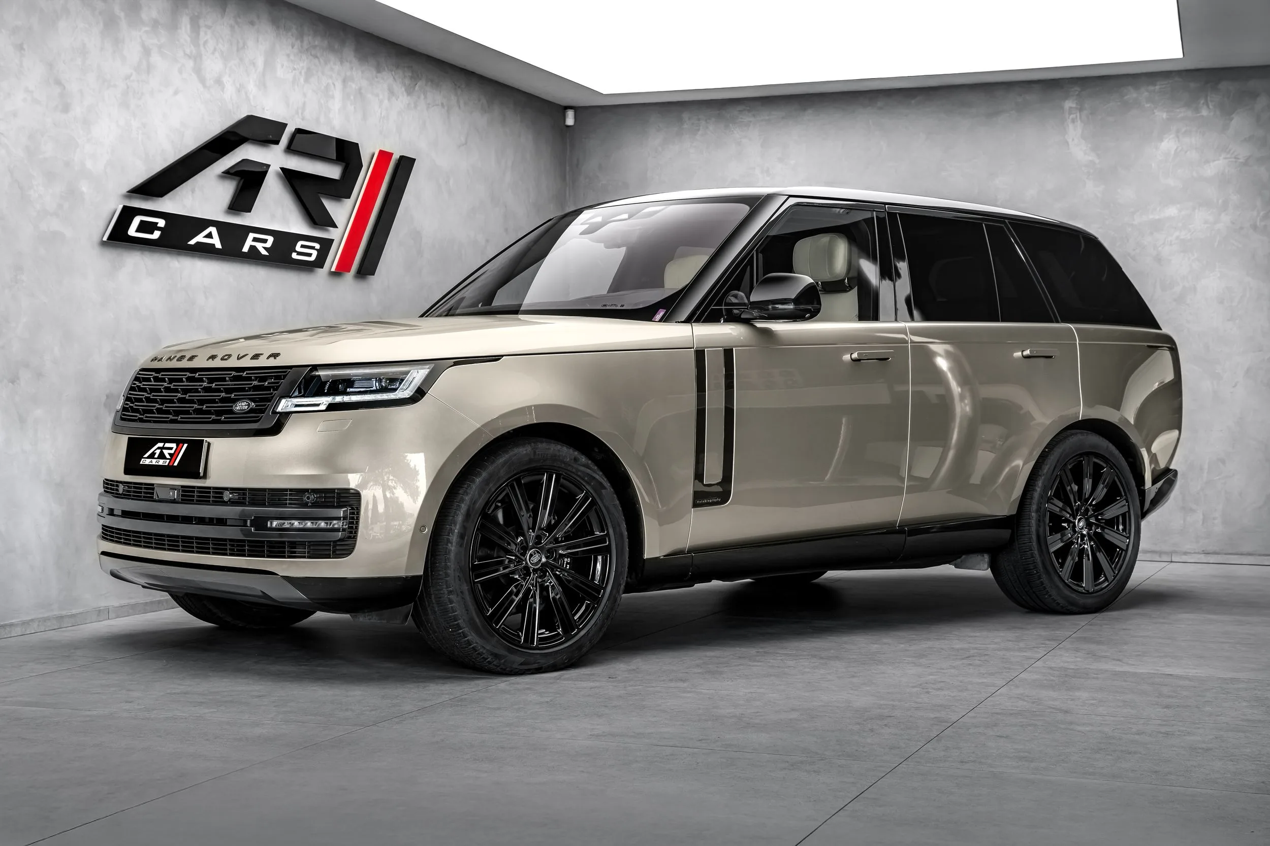 2022 Land Rover Range Rover P400 Autobiography offered by a specialist dealer in Ostrava, Czechia, main photo