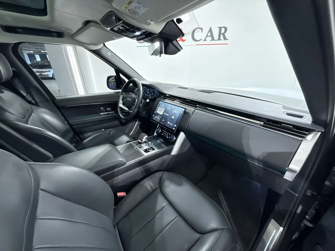 2022 Land Rover Range Rover P530 angeboten von einem Supersportwagenhändler in Zibido San Giacomo, Italien, Foto 22 von 25
