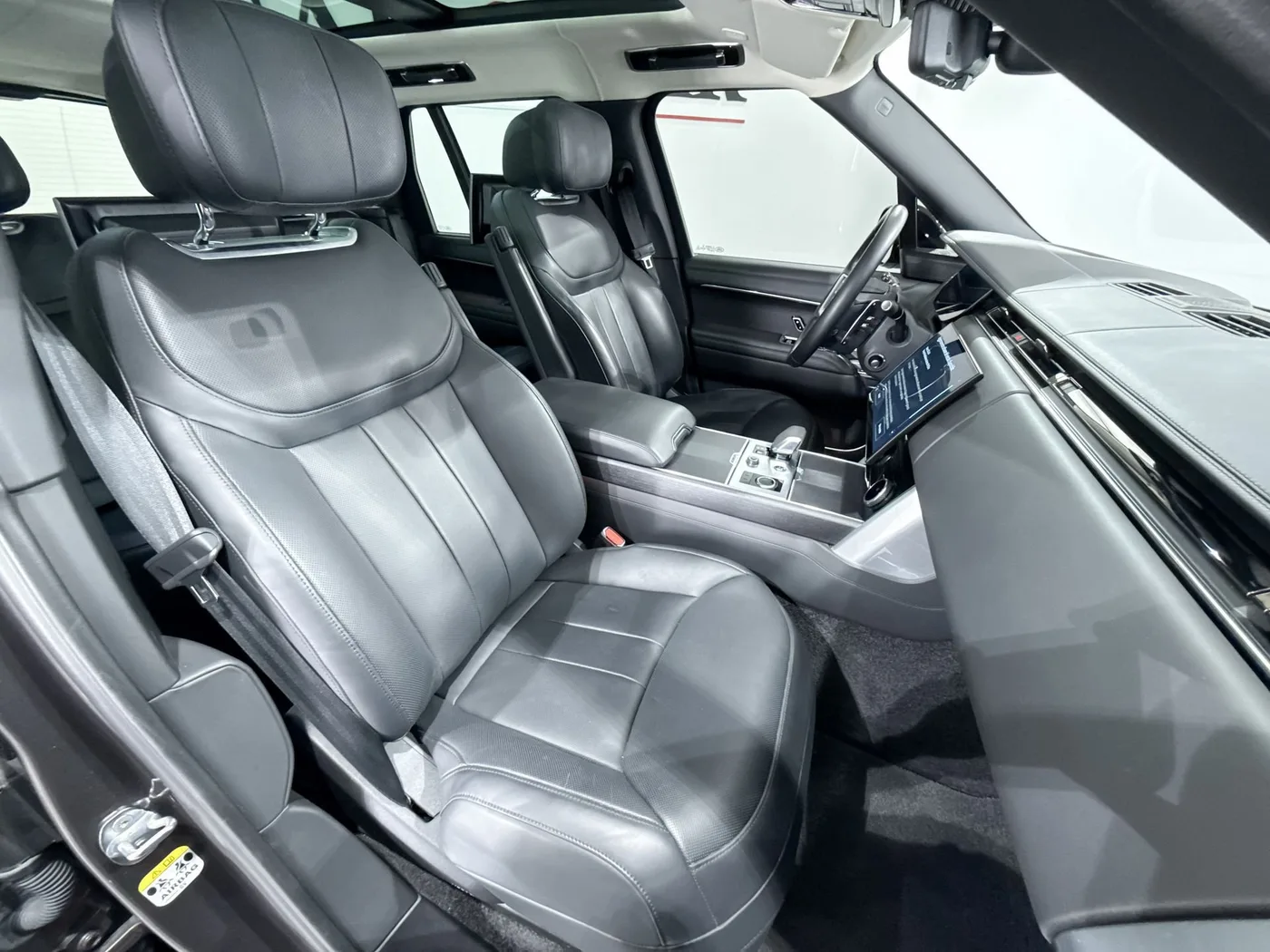 2022 Land Rover Range Rover P530 angeboten von einem Supersportwagenhändler in Zibido San Giacomo, Italien, Foto 23 von 25