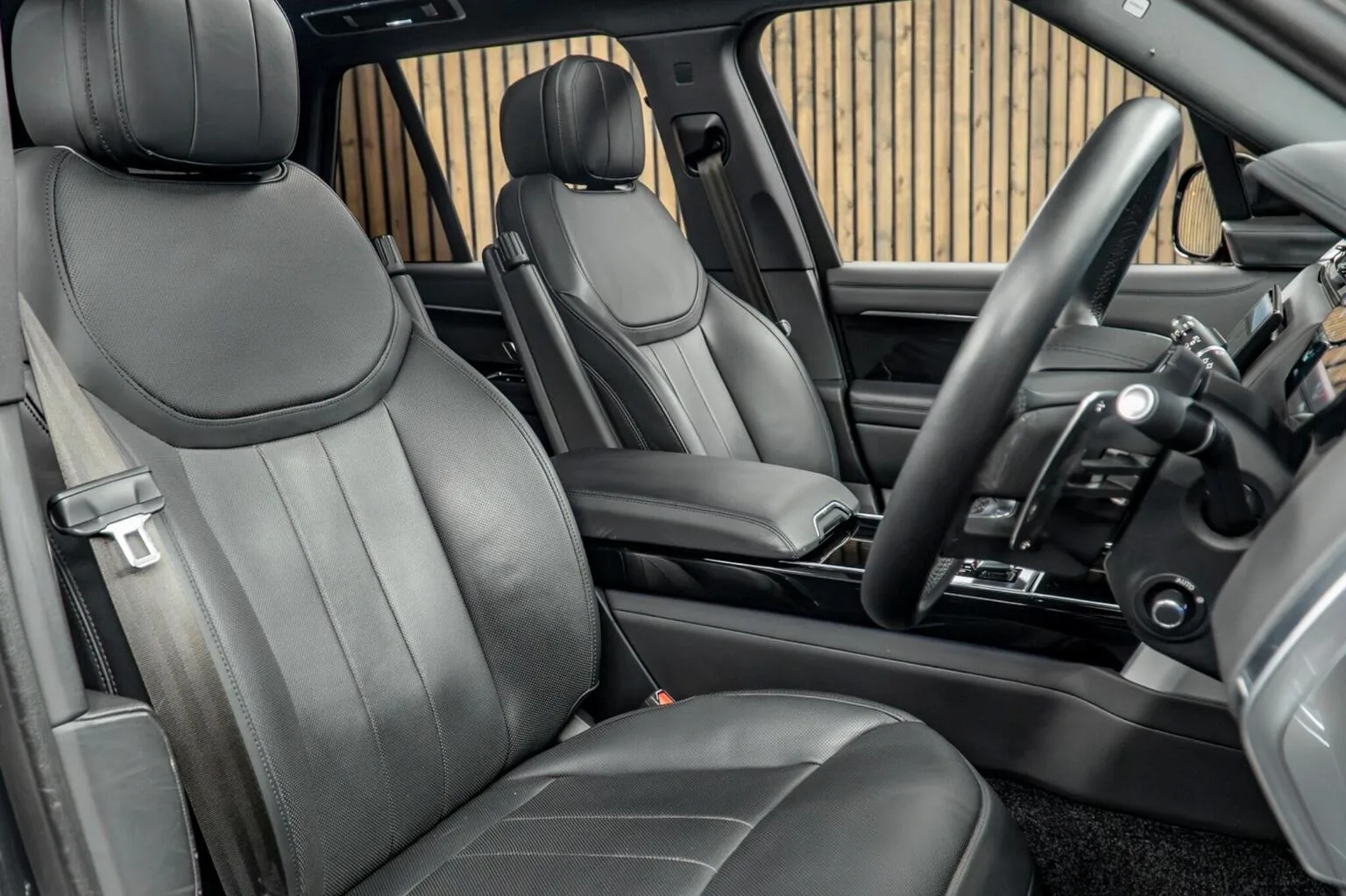 2022 Land Rover Range Rover D300 HSE, 2/30