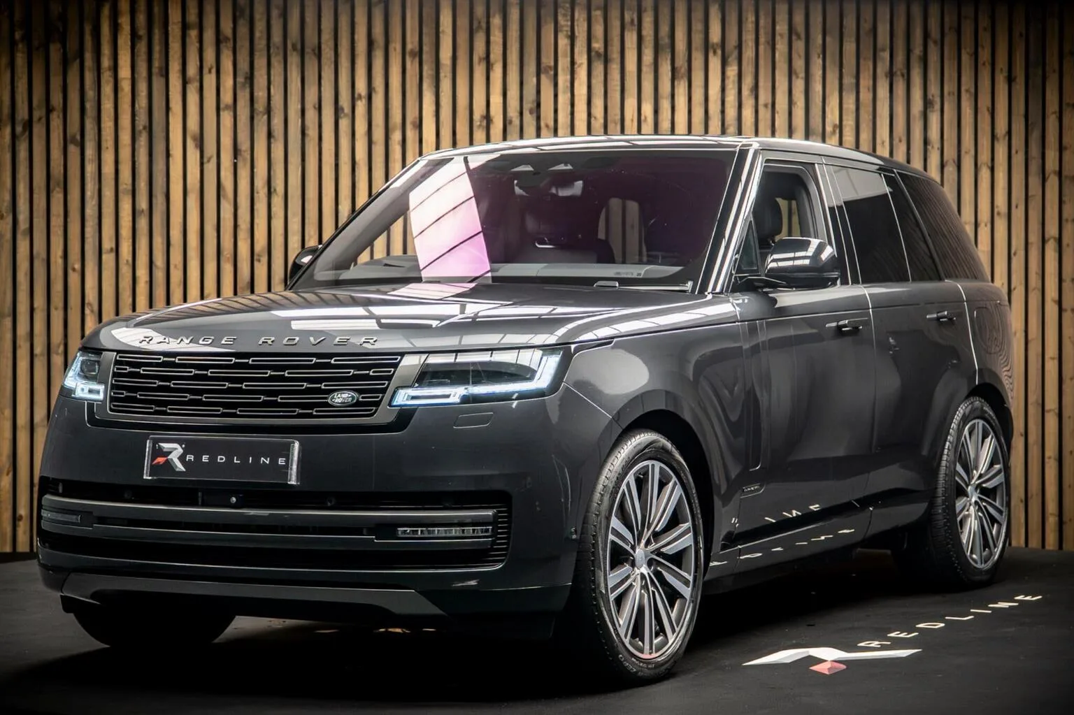 2022 Land Rover Range Rover P510e Autobiography proposée par un concessionnaire spécialisé à Knaresborough, Royaume-Uni, photo principale