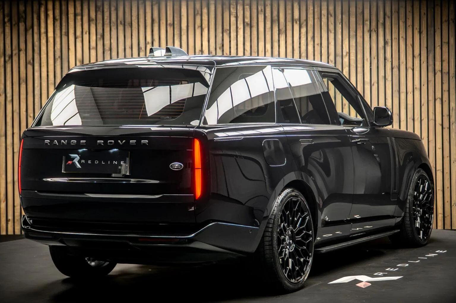 2022 Land Rover Range Rover D300 HSE, 4/30