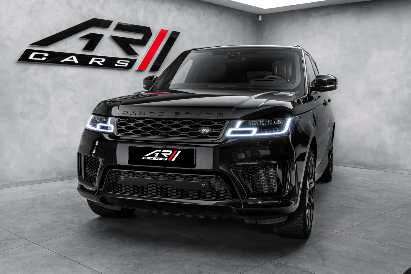 2022 Land Rover Range Rover Sport HST proposée par un concessionnaire spécialisé à Ostrava, Tchéquie, photo 3 sur 25