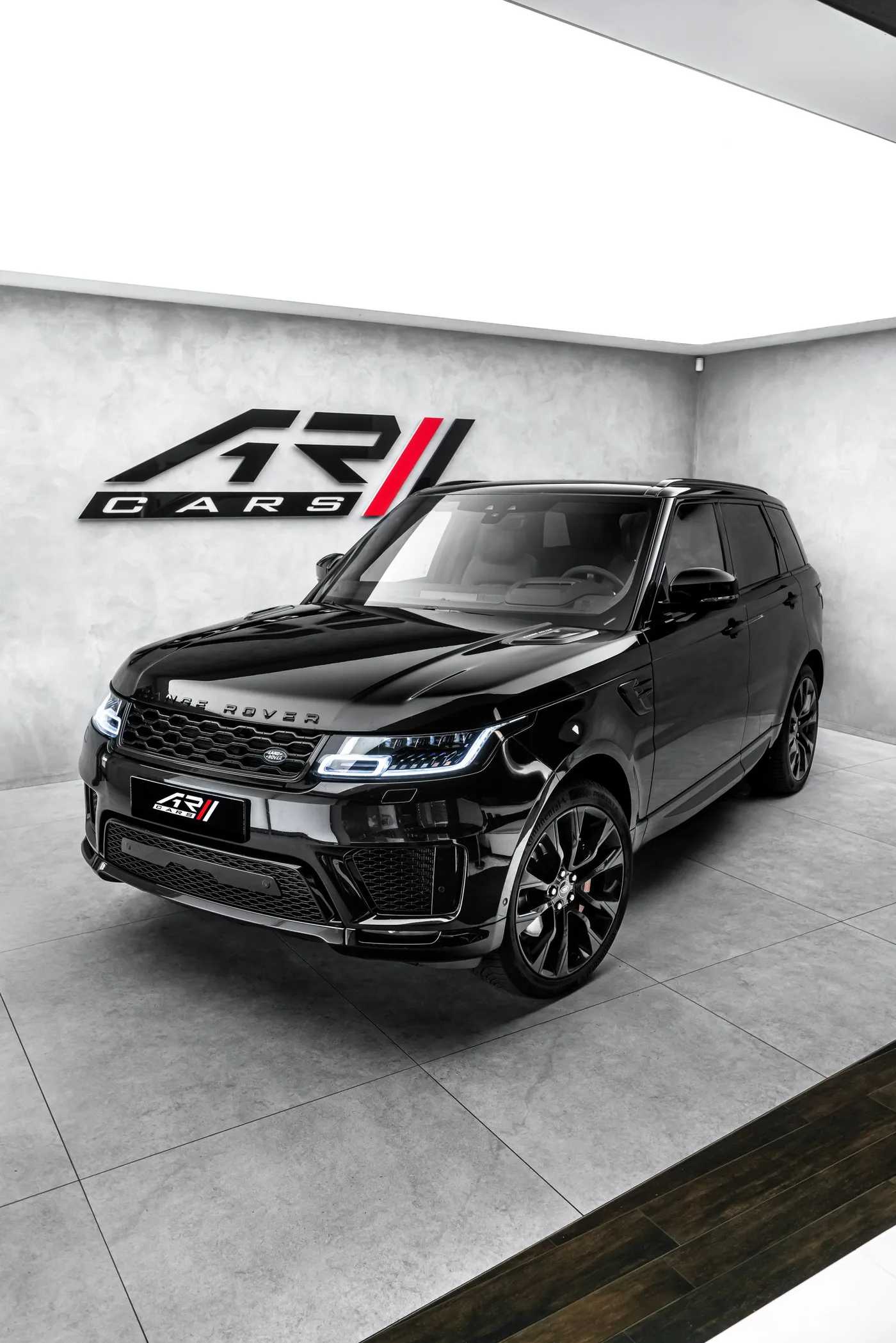 2022 Land Rover Range Rover Sport HST proposée par un concessionnaire spécialisé à Ostrava, Tchéquie, photo 8 sur 25