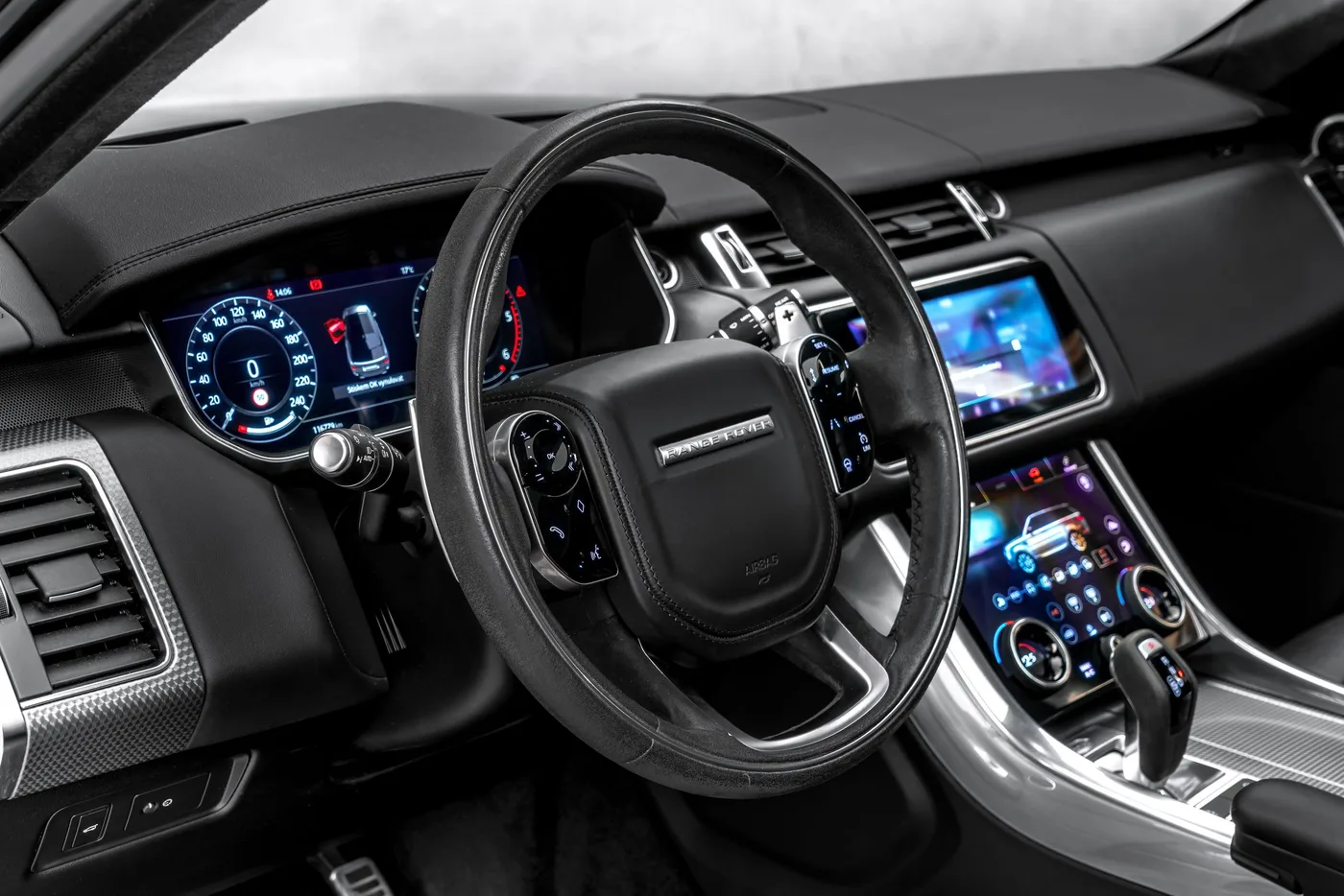 2022 Land Rover Range Rover Sport HST proposée par un concessionnaire spécialisé à Ostrava, Tchéquie, photo 19 sur 25