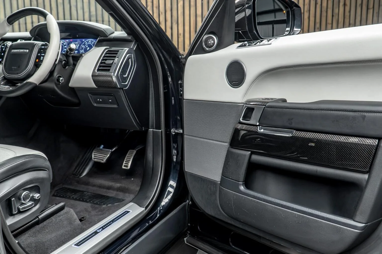2022 Land Rover Range Rover Sport SVR Carbon Edition, 25/30