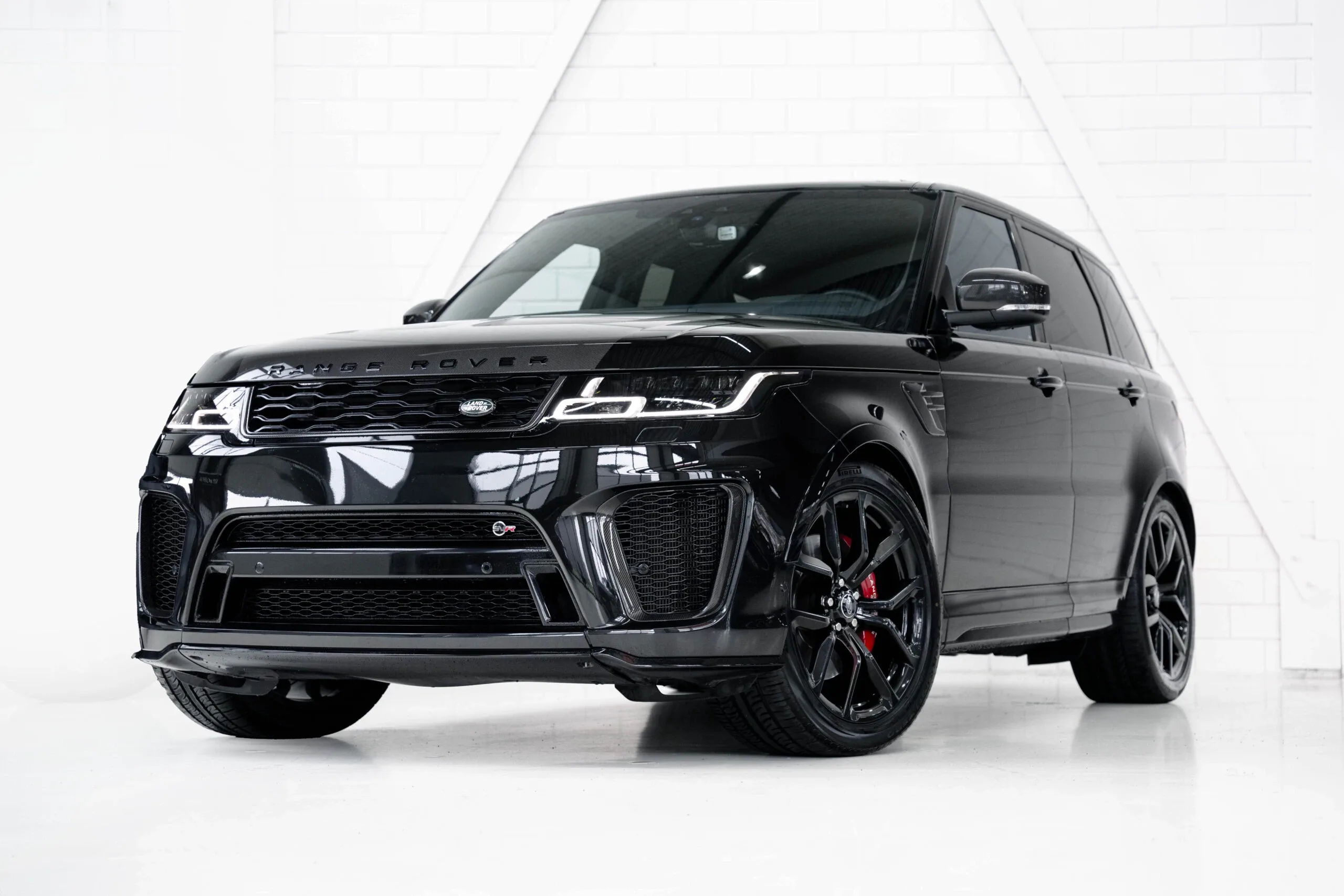 2022 Land Rover Range Rover Sport SVR Carbon Edition angeboten von einem Fachhändler in Berkel en Rodenrijs, Niederlande, Hauptfoto