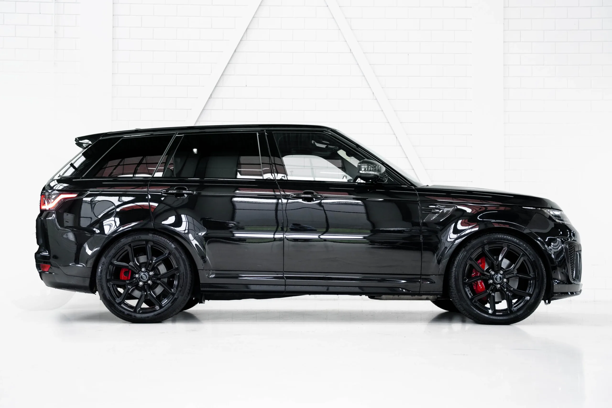 2022 Land Rover Range Rover Sport SVR Carbon Edition, 2/30