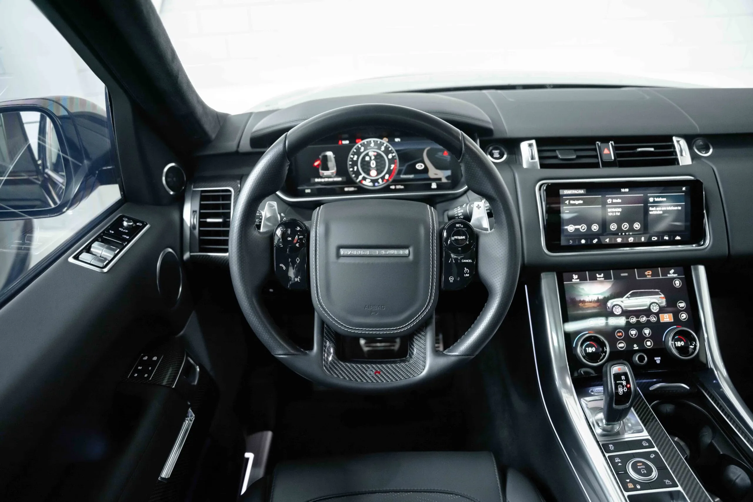 2022 Land Rover Range Rover Sport SVR Carbon Edition, 26/30
