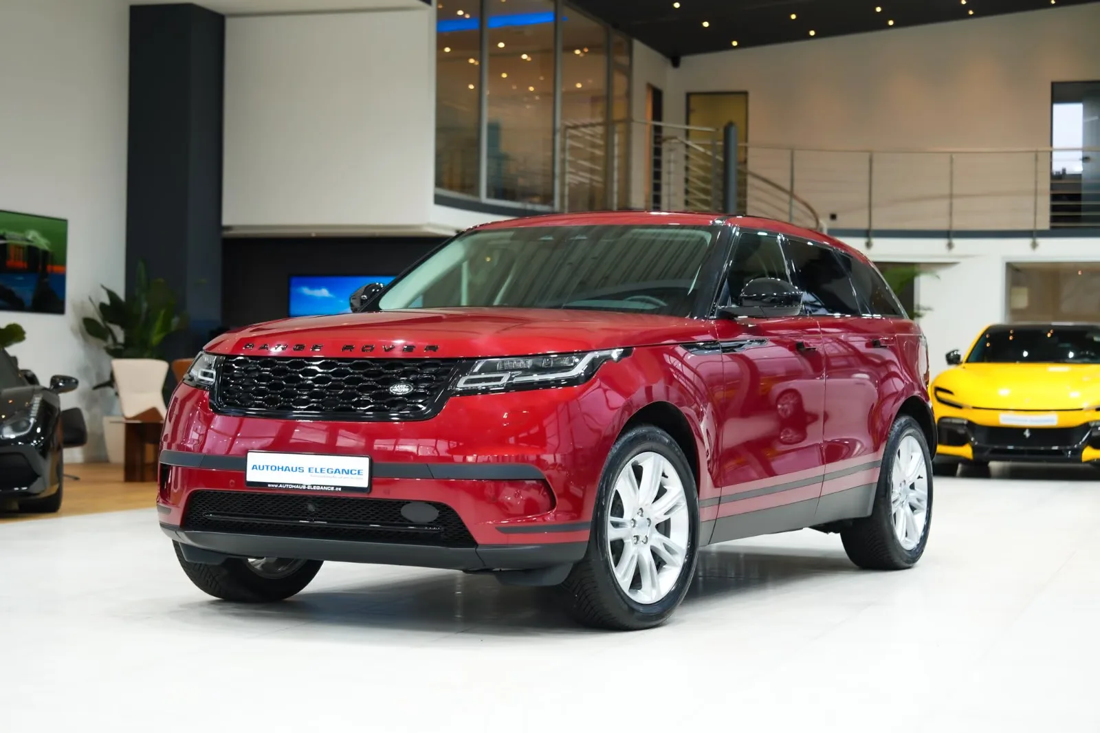 2022 Land Rover Range Rover Velar S angeboten von einem Fachhändler in Köln, Deutschland, Hauptfoto