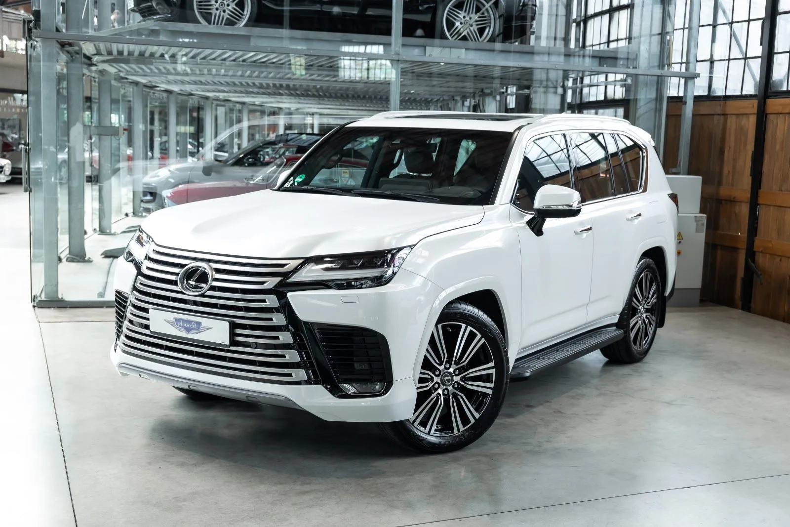 2022 Lexus LX 500 d proposta da un concessionario specializzato a Neuss, Germania, foto principale