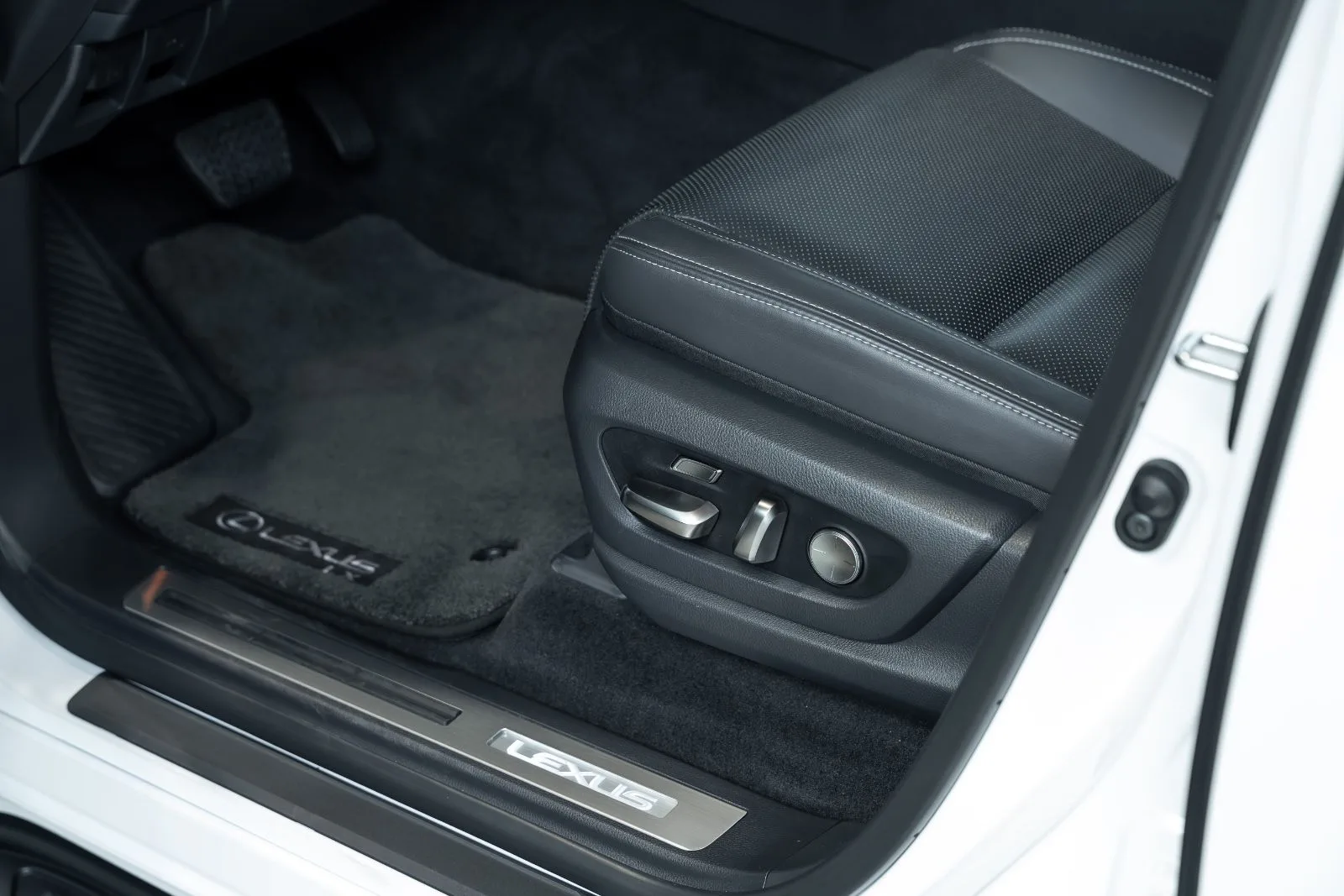 2022 Lexus LX 500 d, 18/30