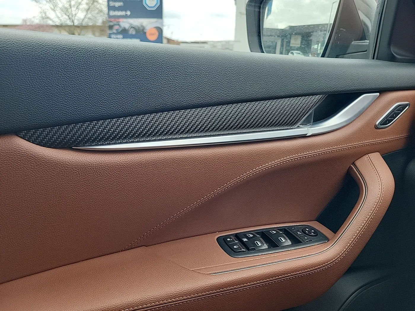 2022 Maserati Levante Modena proposée par un concessionnaire spécialisé à Singen, Allemagne, photo 9 sur 22