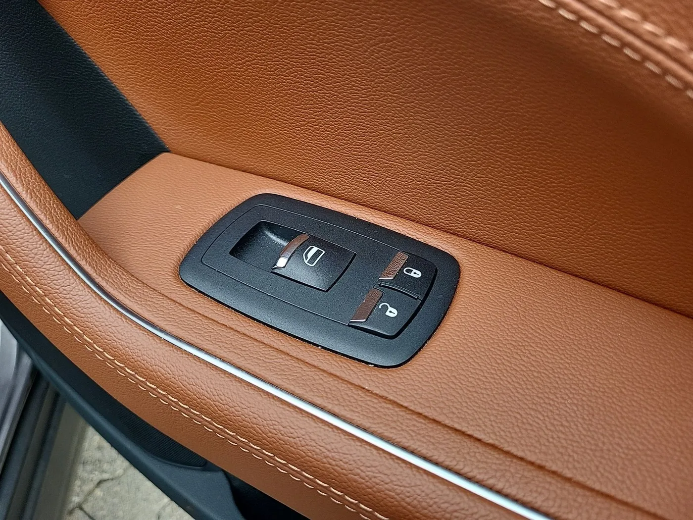 2022 Maserati Levante Modena proposée par un concessionnaire spécialisé à Singen, Allemagne, photo 10 sur 22