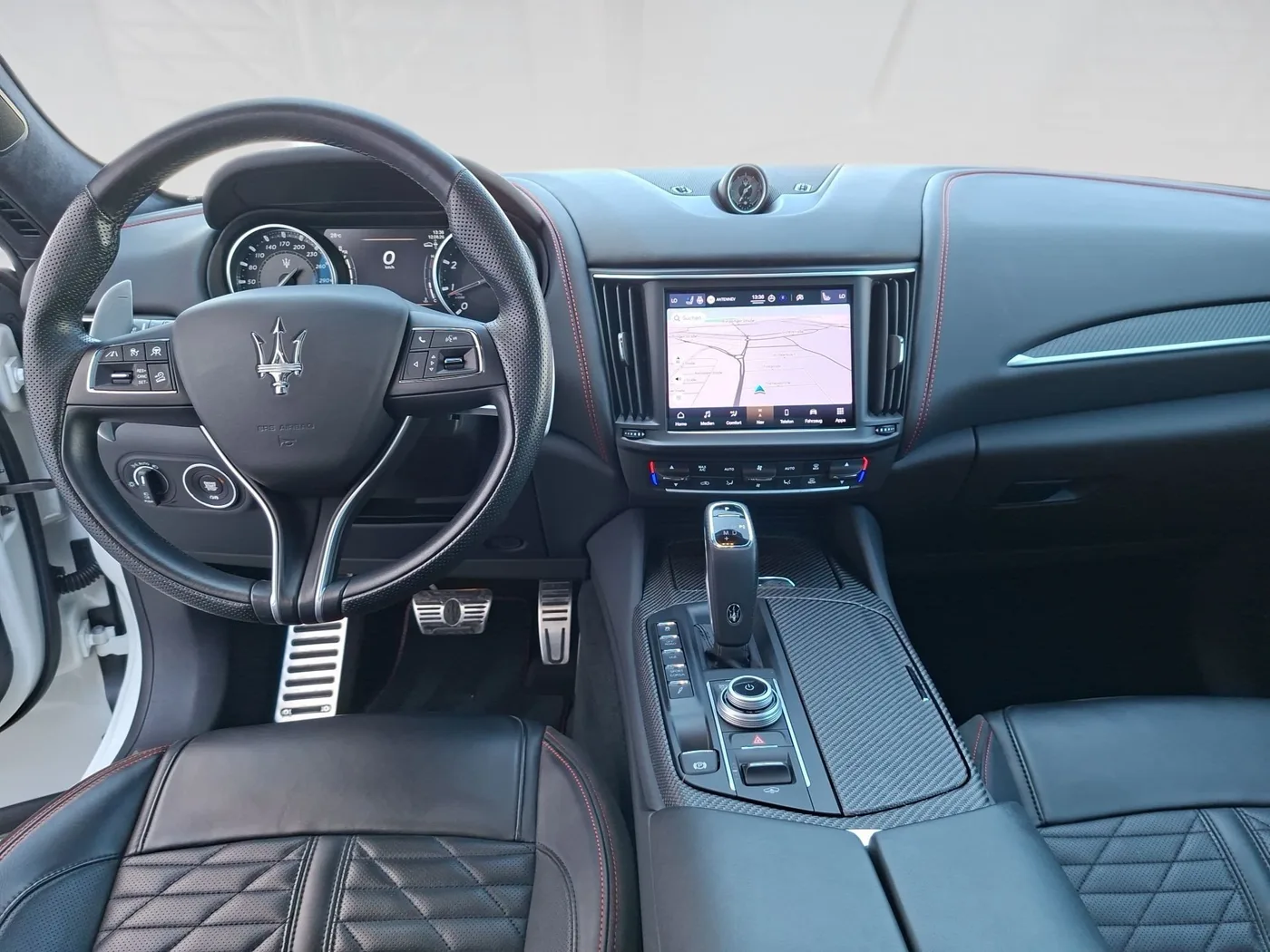 2022 Maserati Levante Trofeo proposée par un concessionnaire spécialisé à Singen, Allemagne, photo 6 sur 20