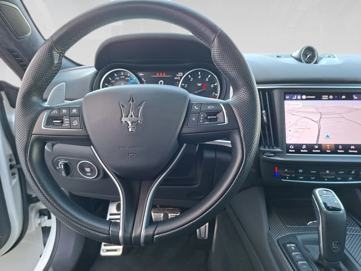 2022 Maserati Levante Trofeo proposée par un concessionnaire spécialisé à Singen, Allemagne, photo 7 sur 20