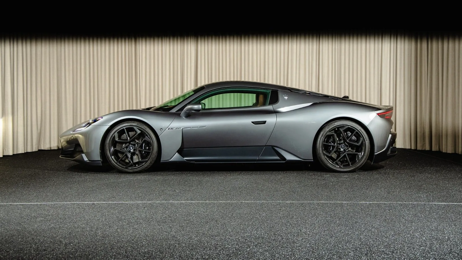 2022 Maserati MC20, 4/18