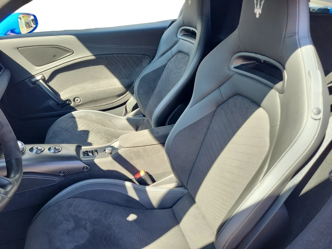 2022 Maserati MC20 angeboten von einem Fachhändler in Singen, Deutschland, Foto 6 von 14