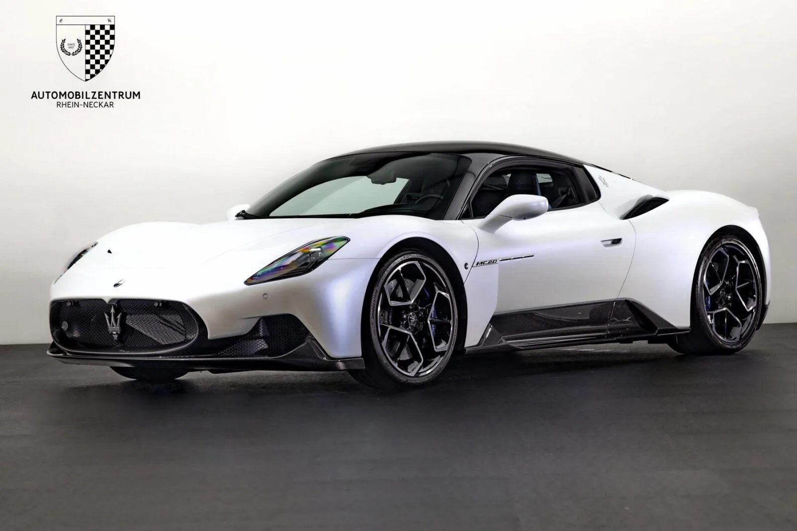 2022 Maserati MC20 angeboten von einem Supersportwagenhändler in Viernheim, Deutschland, Hauptfoto