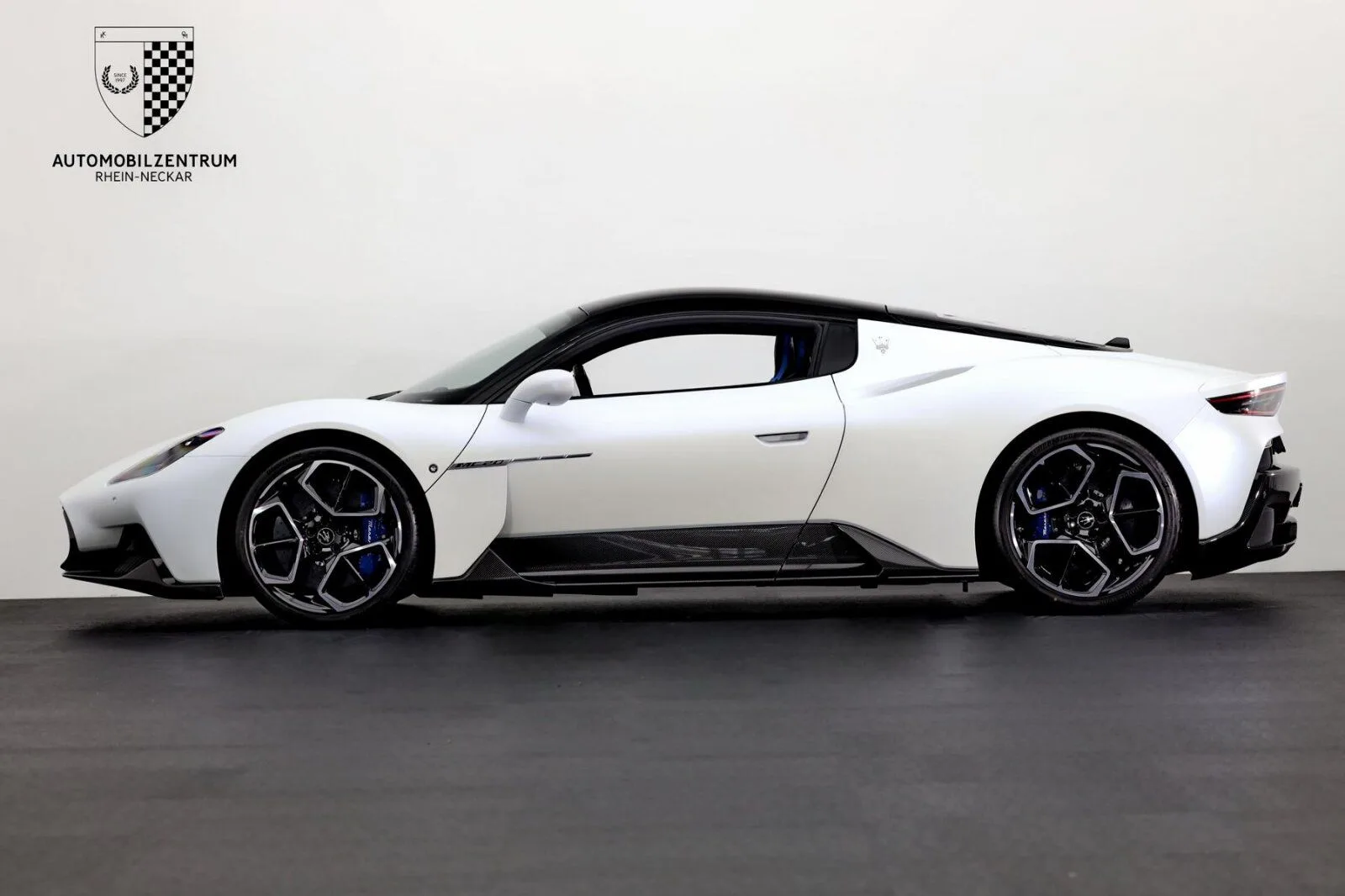 2022 Maserati MC20, 4/30