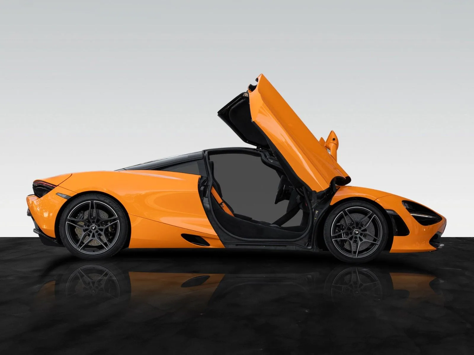 2022 McLaren 720S, 8/28