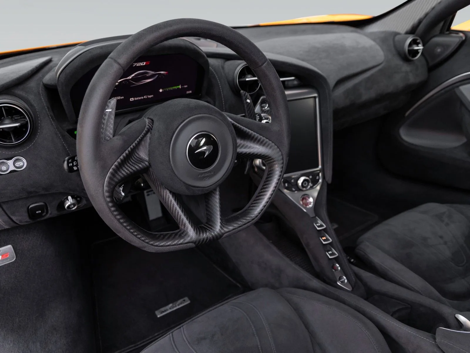 2022 McLaren 720S, 14/28