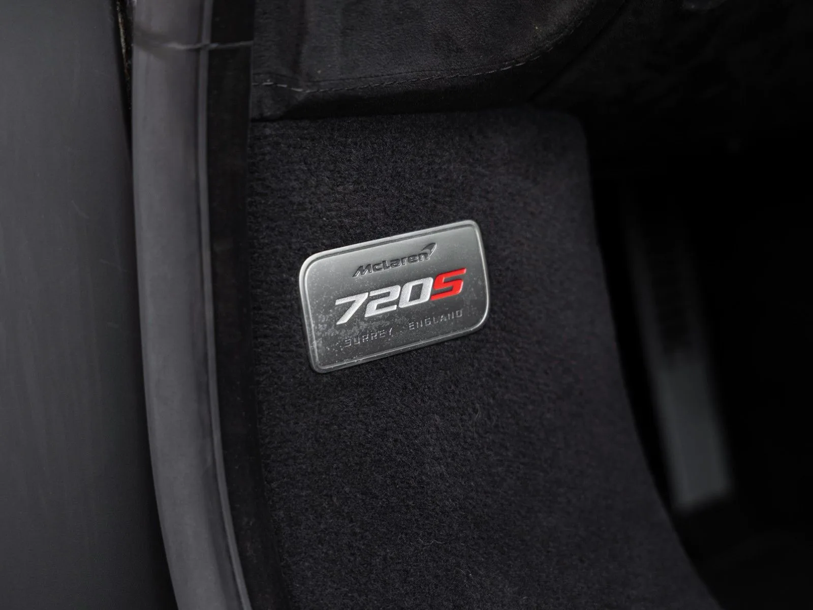 2022 McLaren 720S, 27/28