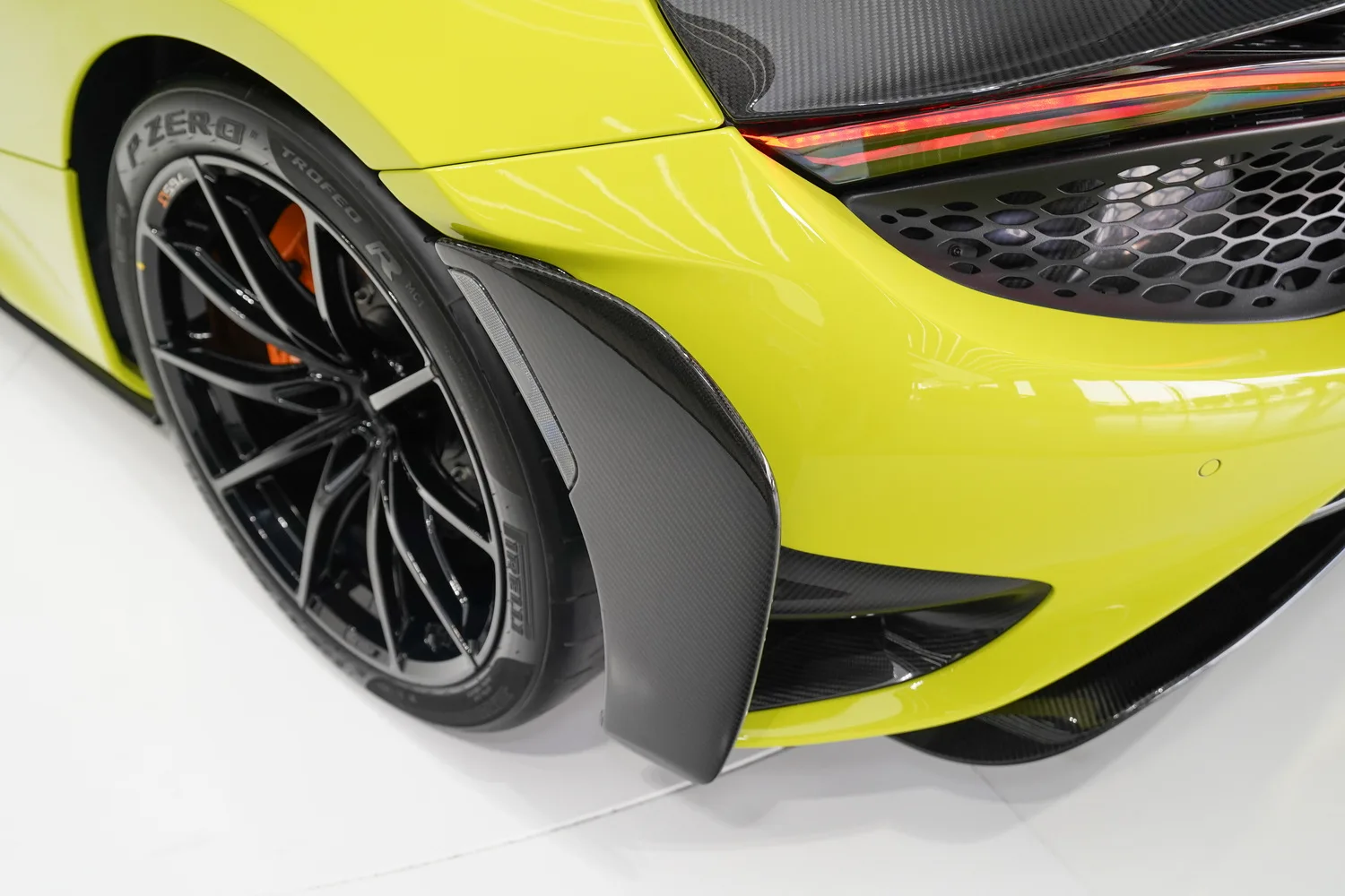 2022 McLaren 765LT Spider, 14/20