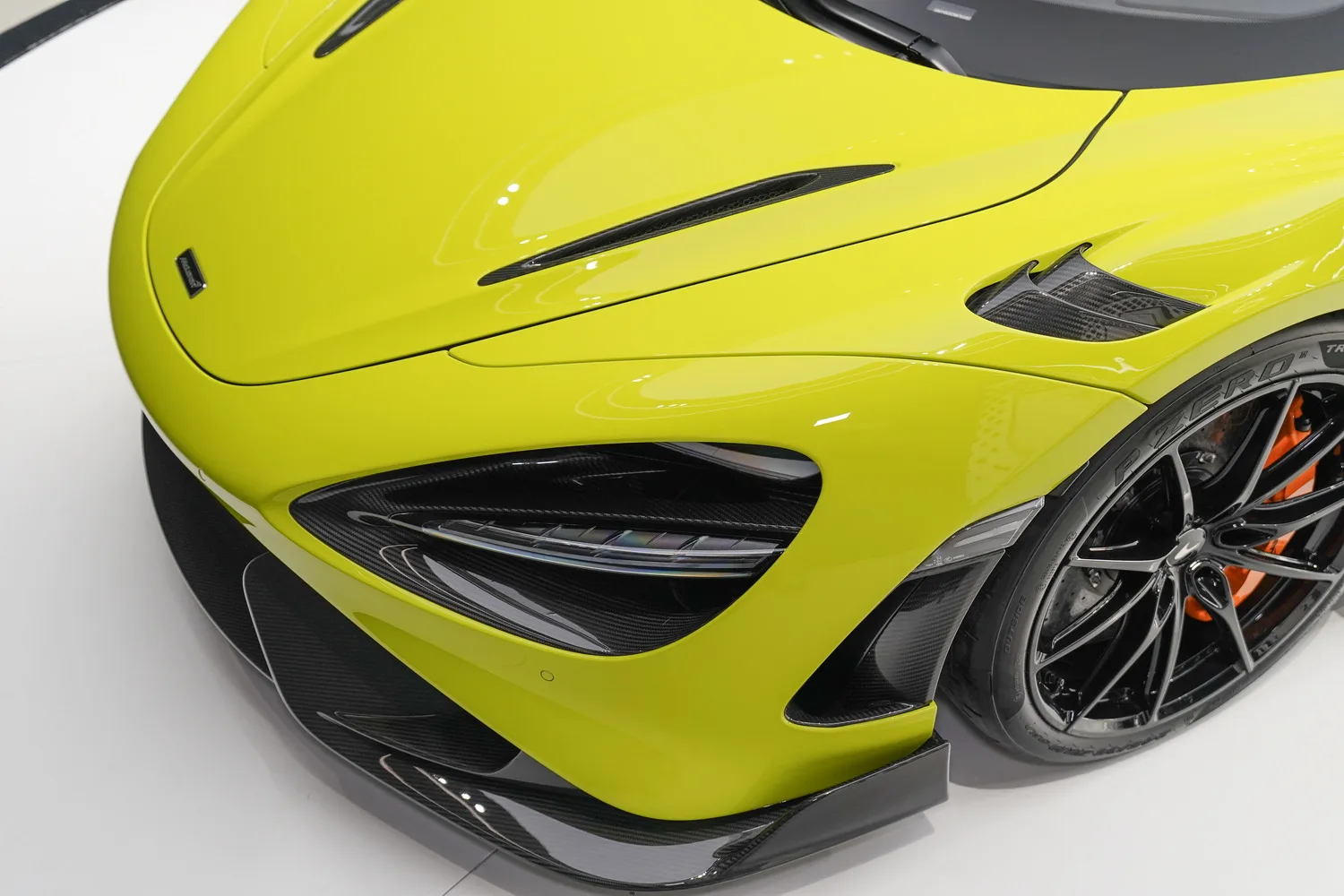2022 McLaren 765LT Spider, 18/20