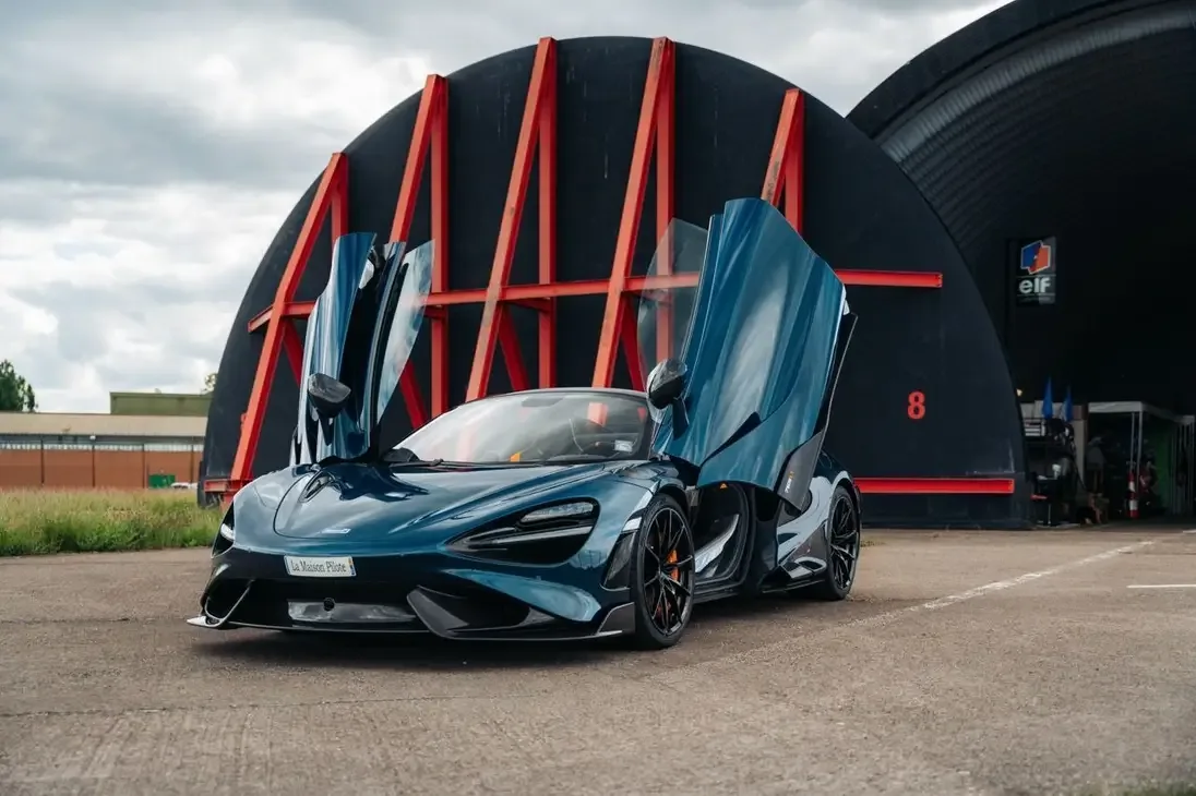2022 McLaren 765LT Spider angeboten von einem Fachhändler in Paris, Frankreich, Hauptfoto