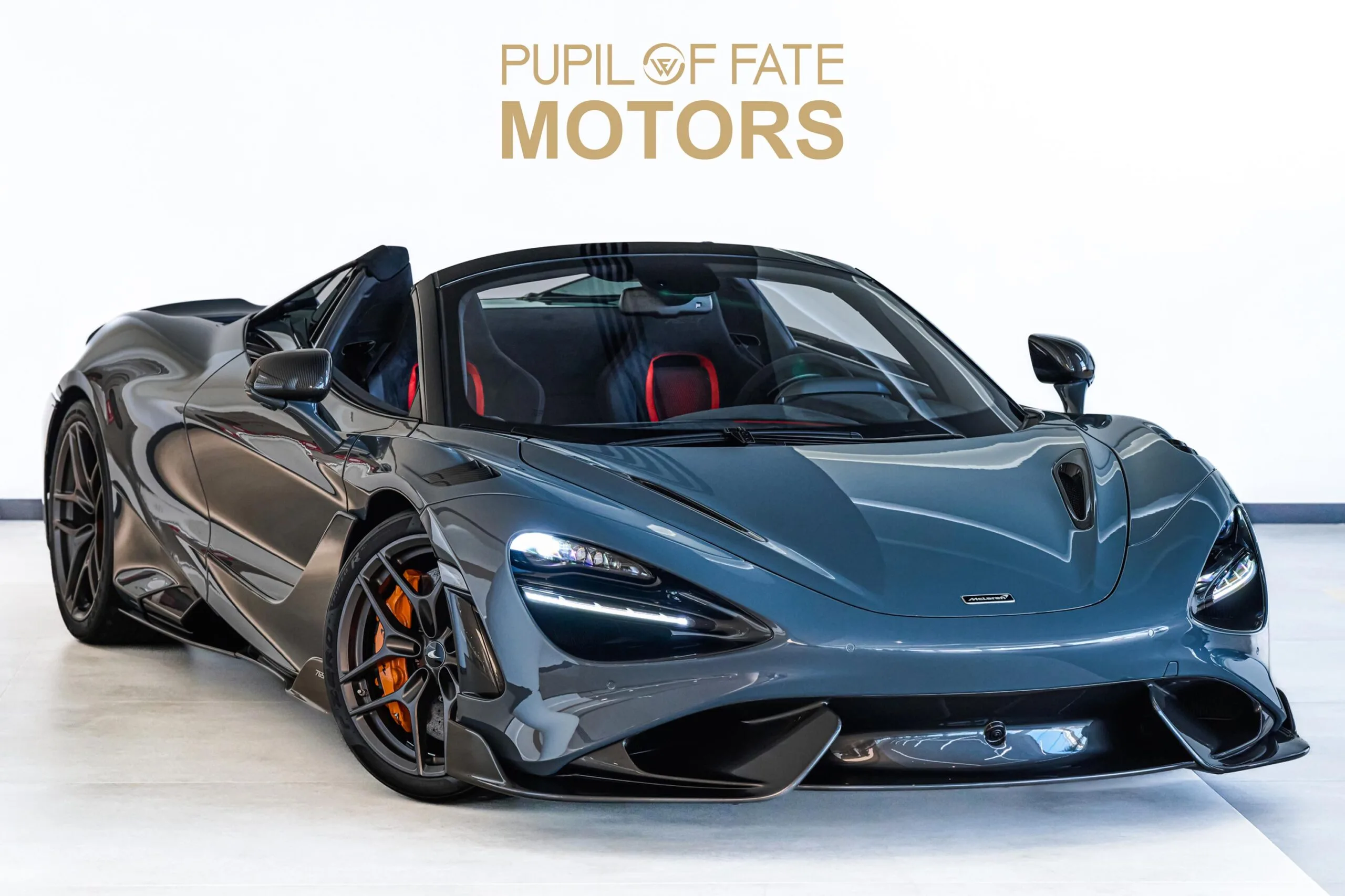 2022 McLaren 765LT Spider proposée par un concessionnaire spécialisé à Dubaï, Émirats arabes unis, photo principale