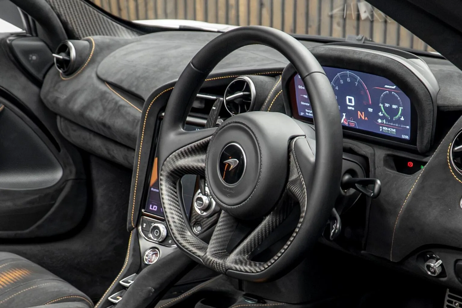 2022 McLaren 765LT Spider, 27/30