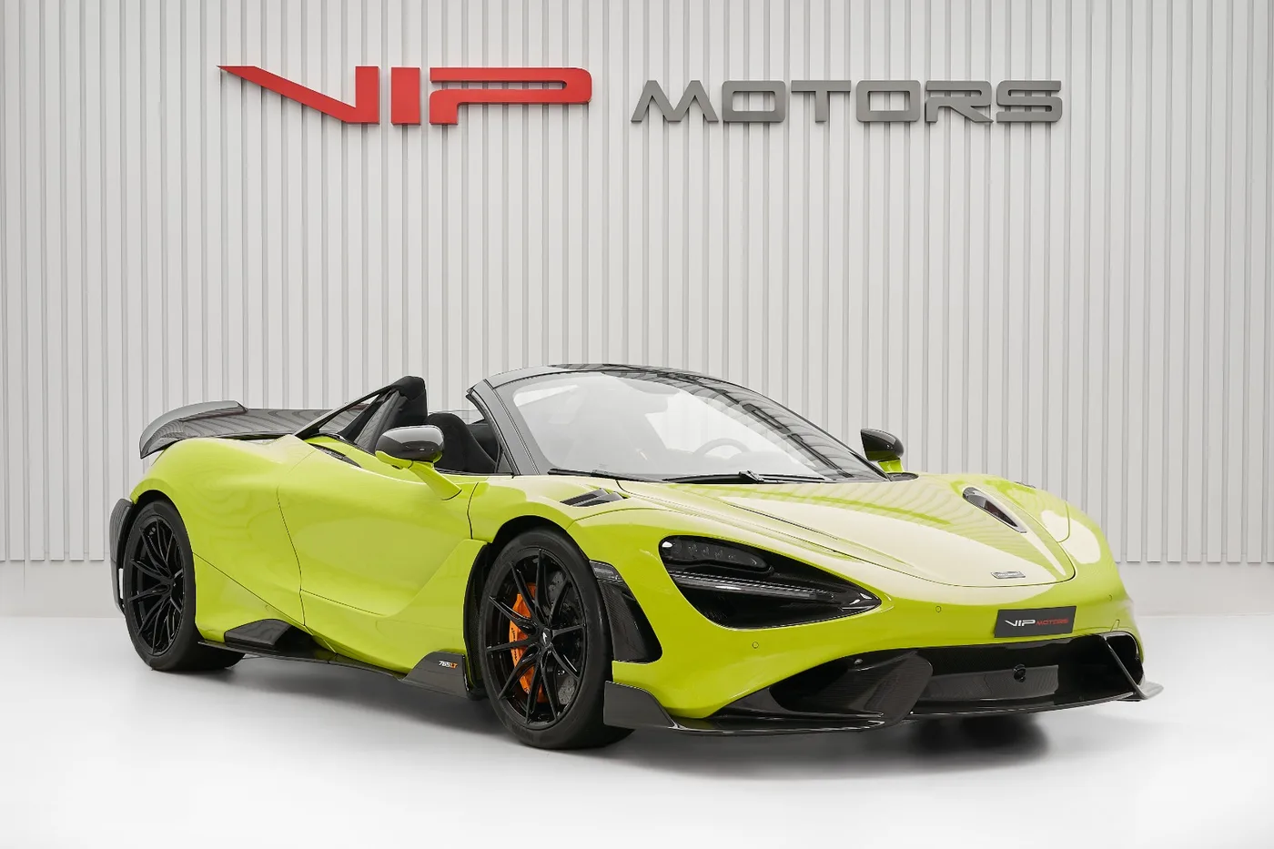 2022 McLaren 765LT Spider offered by a specialist dealer in Dubai, United Arab Emirates, photo 2 of 10