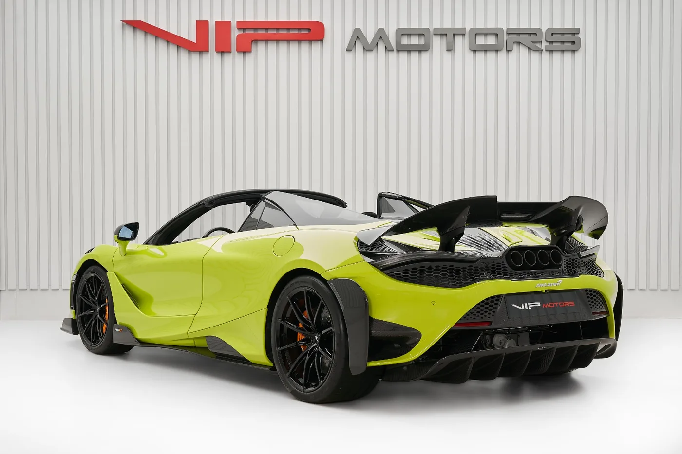 2022 McLaren 765LT Spider offered by a specialist dealer in Dubai, United Arab Emirates, photo 6 of 10