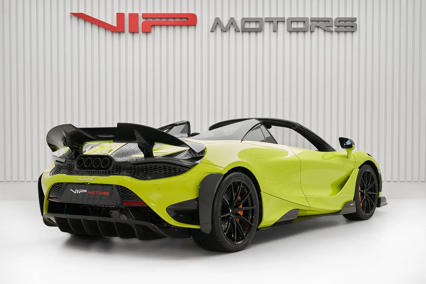 2022 McLaren 765LT Spider offered by a specialist dealer in Dubai, United Arab Emirates, photo 8 of 10