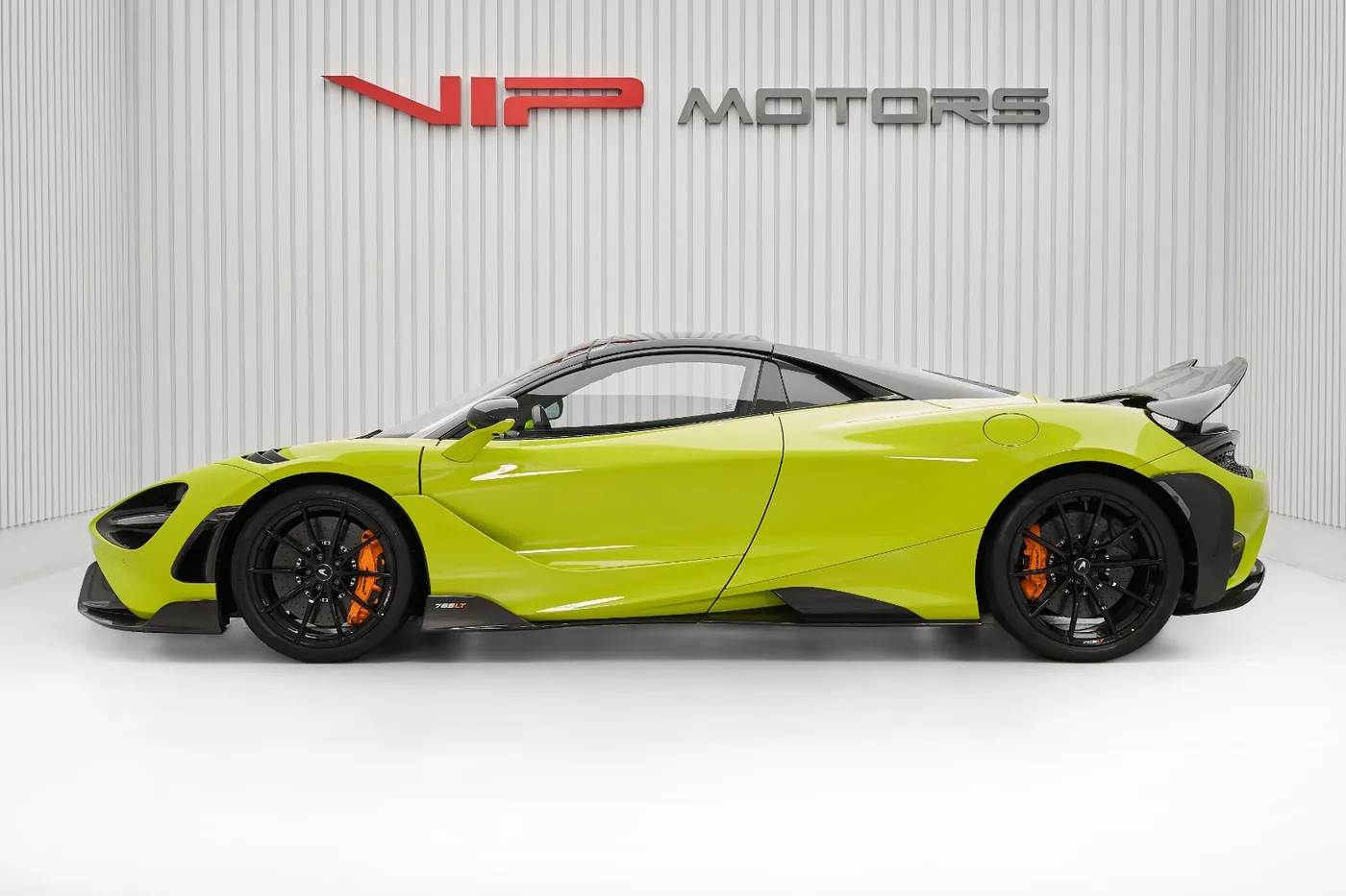 2022 McLaren 765LT Spider offered by a specialist dealer in Dubai, United Arab Emirates, photo 9 of 10