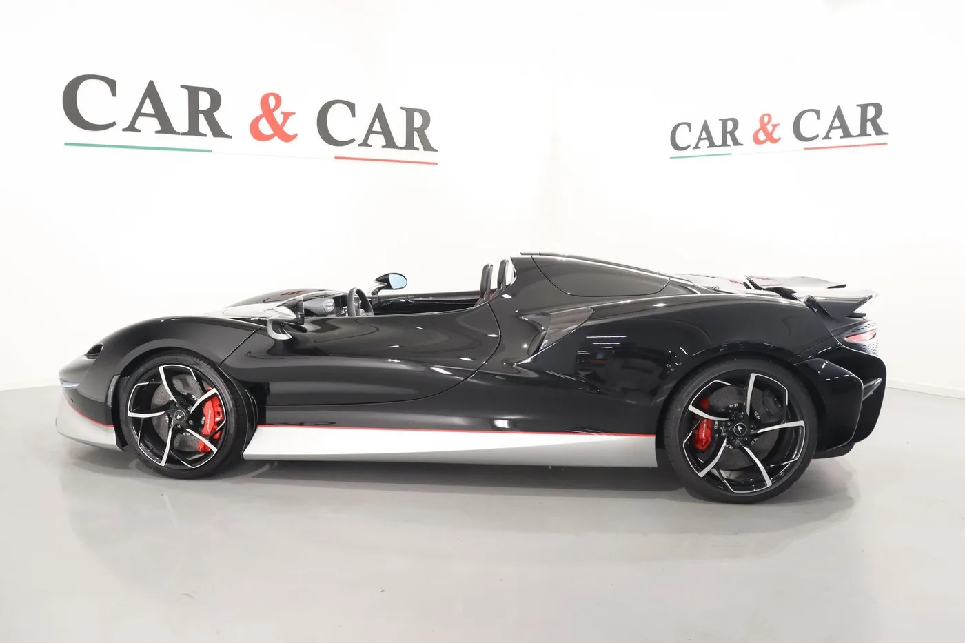 2022 McLaren Elva angeboten von einem Supersportwagenhändler in Zibido San Giacomo, Italien, Foto 6 von 24