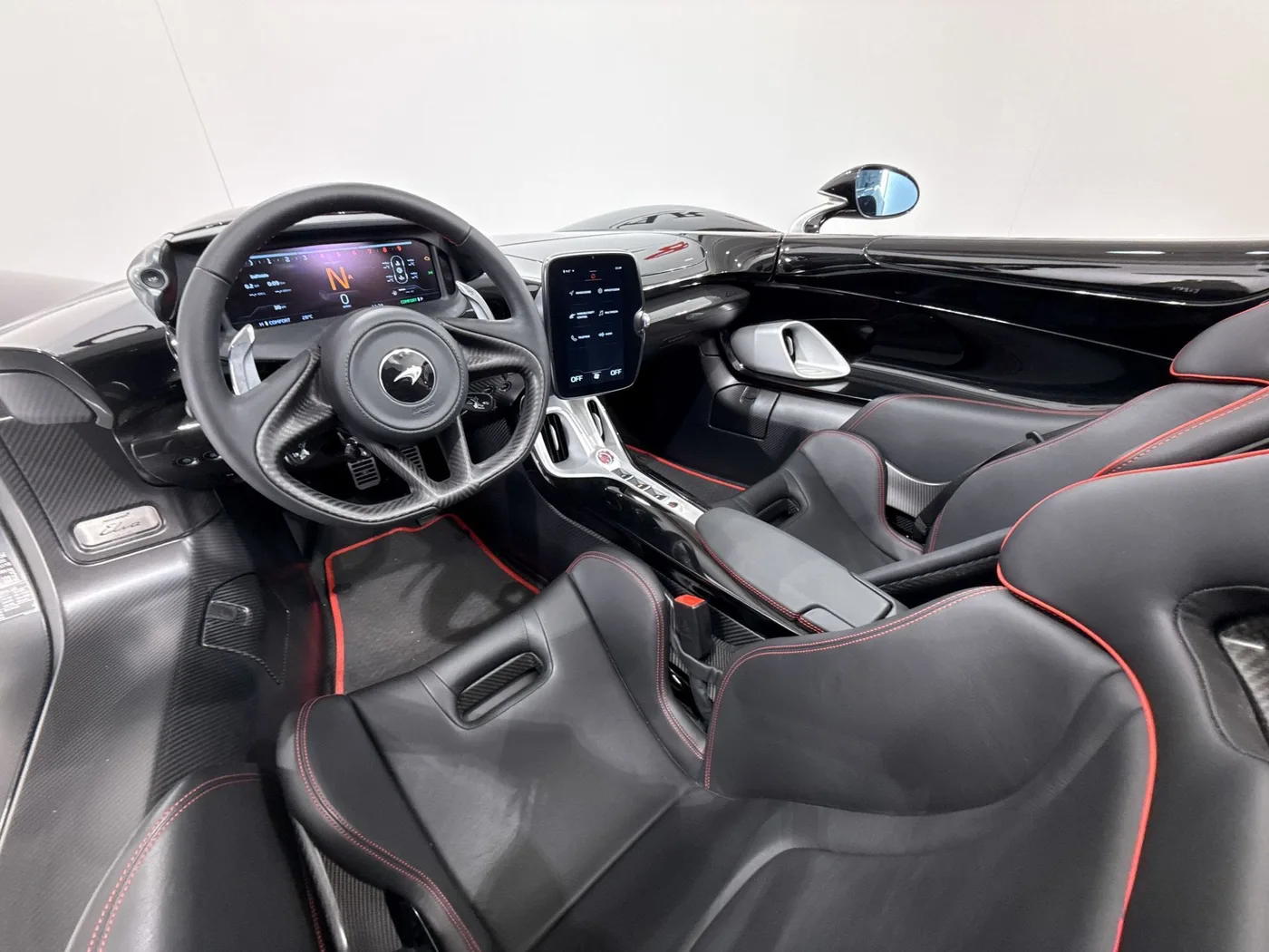 2022 McLaren Elva angeboten von einem Supersportwagenhändler in Zibido San Giacomo, Italien, Foto 11 von 24