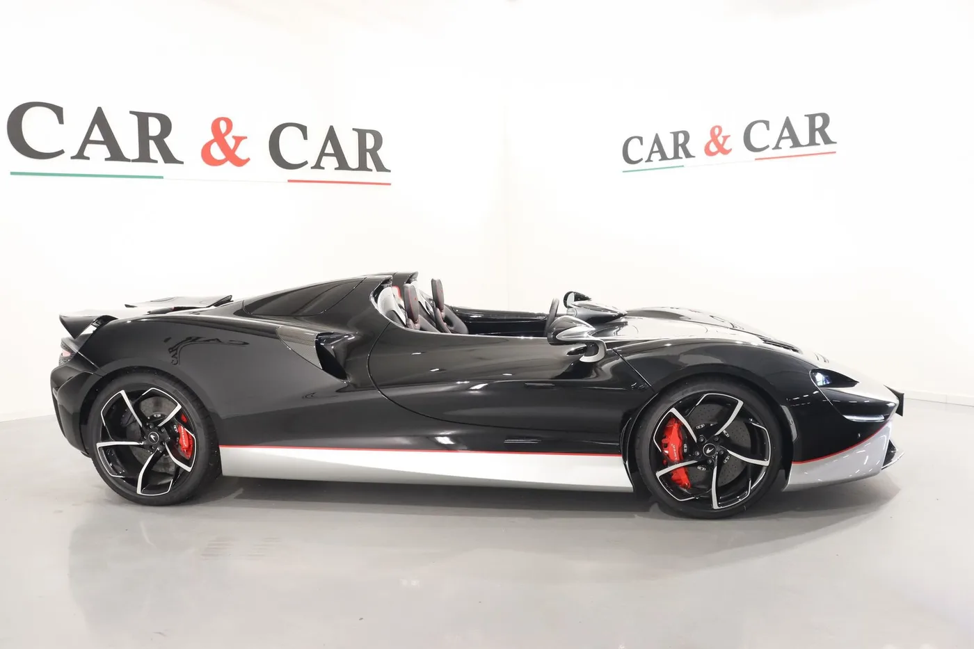 2022 McLaren Elva angeboten von einem Supersportwagenhändler in Zibido San Giacomo, Italien, Foto 23 von 24