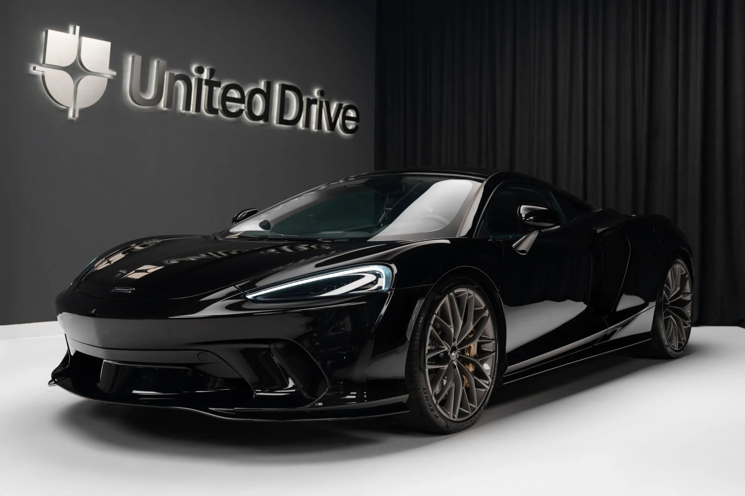 2022 McLaren GT angeboten von einem Fachhändler in Voluntari, Rumänien, Hauptfoto