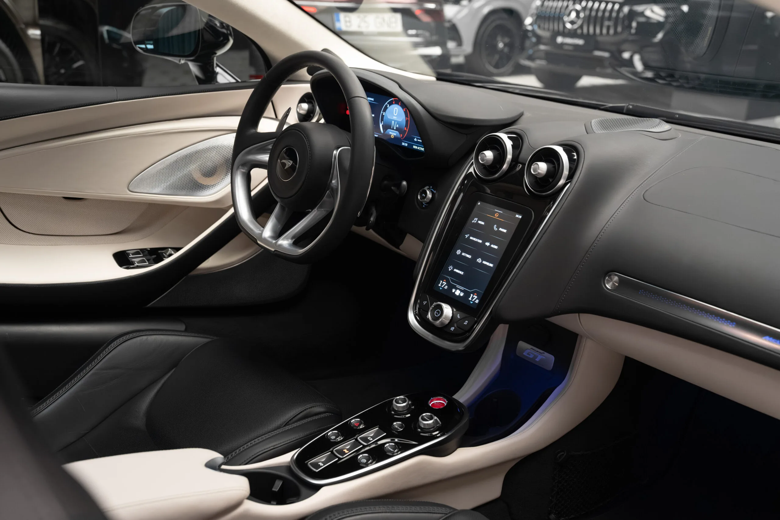 2022 McLaren GT, 18/30