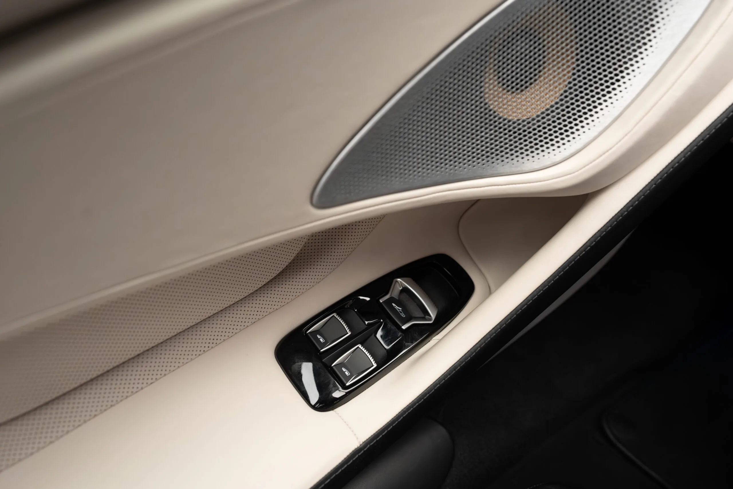 2022 McLaren GT, 20/30